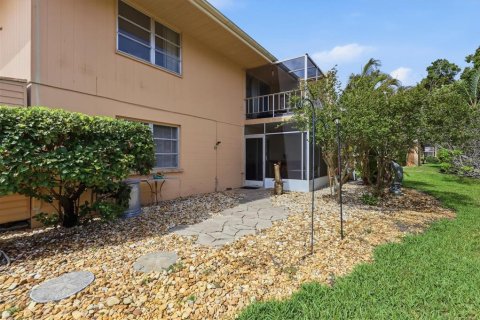 Condo in Sarasota, Florida, 2 bedrooms  № 2197440 - photo 29