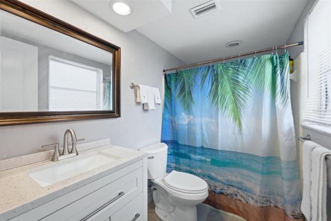 Condo in Sarasota, Florida, 2 bedrooms  № 2197440 - photo 10