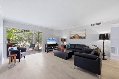 Condo in Sarasota, Florida, 2 bedrooms  № 2197440 - photo 4