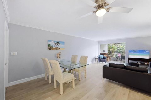 Condo in Sarasota, Florida, 2 bedrooms  № 2197440 - photo 19