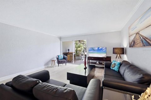 Condo in Sarasota, Florida, 2 bedrooms  № 2197440 - photo 5