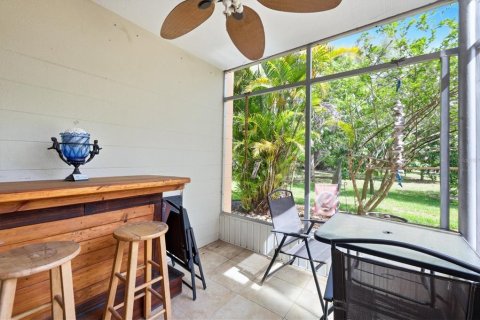Condo in Sarasota, Florida, 2 bedrooms  № 2197440 - photo 22