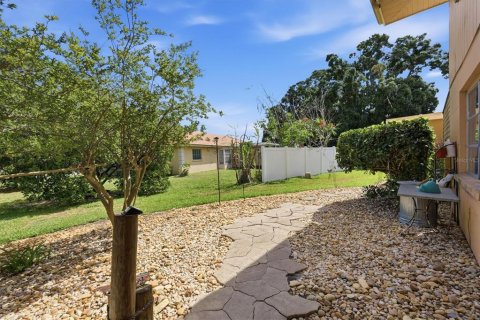 Condo in Sarasota, Florida, 2 bedrooms  № 2197440 - photo 28