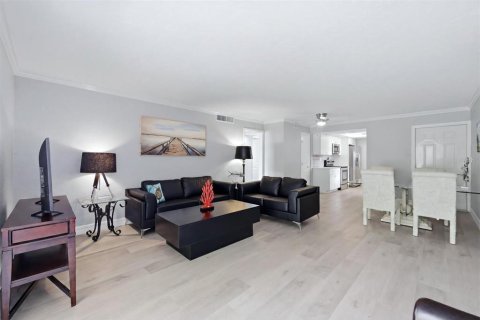 Condo in Sarasota, Florida, 2 bedrooms  № 2197440 - photo 20