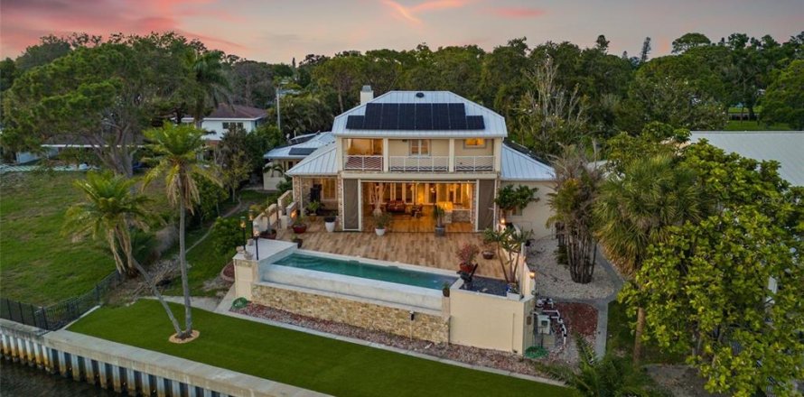 Casa en Saint Petersburg, Florida 3 dormitorios, 349.41 m2 № 1760510