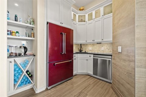 House in Saint Petersburg, Florida 3 bedrooms, 349.41 sq.m. № 1760510 - photo 22