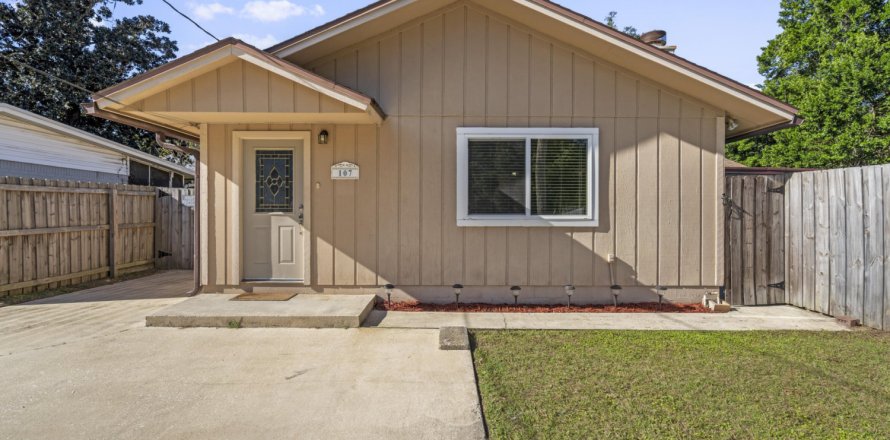 House in Green Cove Springs, Florida 3 bedrooms, 144.18 sq.m. № 867965