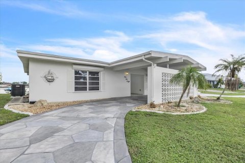 Casa en venta en Port Charlotte, Florida, 3 dormitorios, 154.5 m2 № 2386401 - foto 2