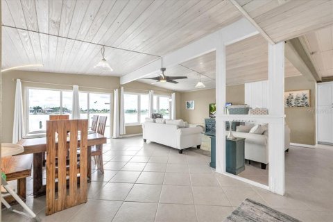Casa en venta en Port Charlotte, Florida, 3 dormitorios, 154.5 m2 № 2386401 - foto 5