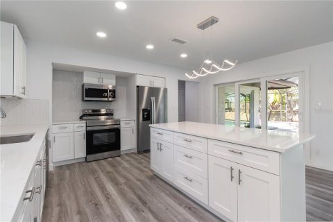 House in Oldsmar, Florida 4 bedrooms, 141.49 sq.m. № 1632403 - photo 6