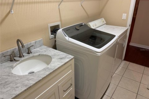Casa en alquiler en Kissimmee, Florida, 4 dormitorios, 206.24 m2 № 1825023 - foto 26