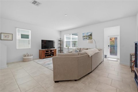 House in Orlando, Florida 3 bedrooms, 204.66 sq.m. № 2393690 - photo 14