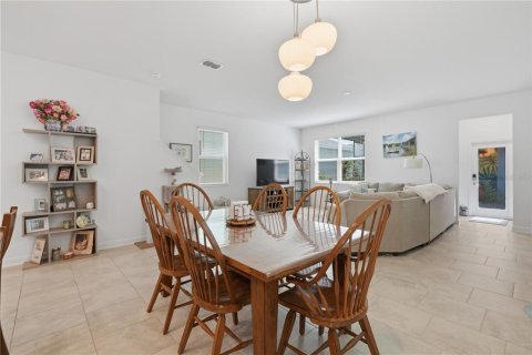 House in Orlando, Florida 3 bedrooms, 204.66 sq.m. № 2393690 - photo 11