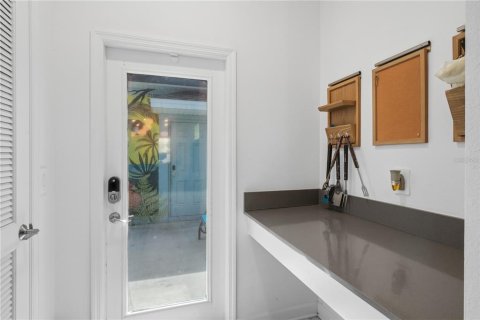 House in Orlando, Florida 3 bedrooms, 204.66 sq.m. № 2393690 - photo 19