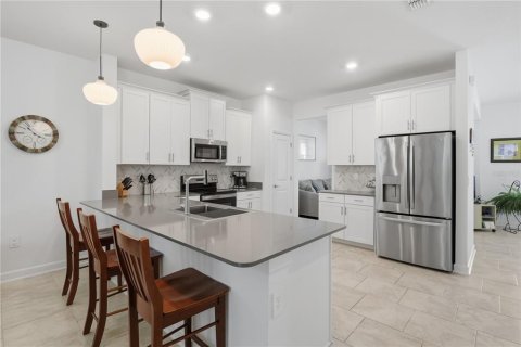 House in Orlando, Florida 3 bedrooms, 204.66 sq.m. № 2393690 - photo 7