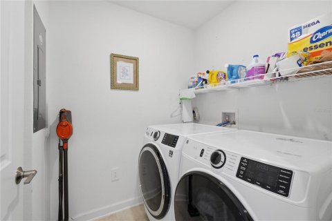 House in Orlando, Florida 3 bedrooms, 204.66 sq.m. № 2393690 - photo 30