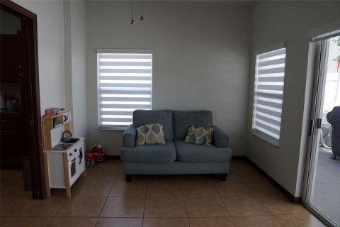 Adosado en venta en Oakland Park, Florida, 3 dormitorios, 139.73 m2 № 2250700 - foto 30
