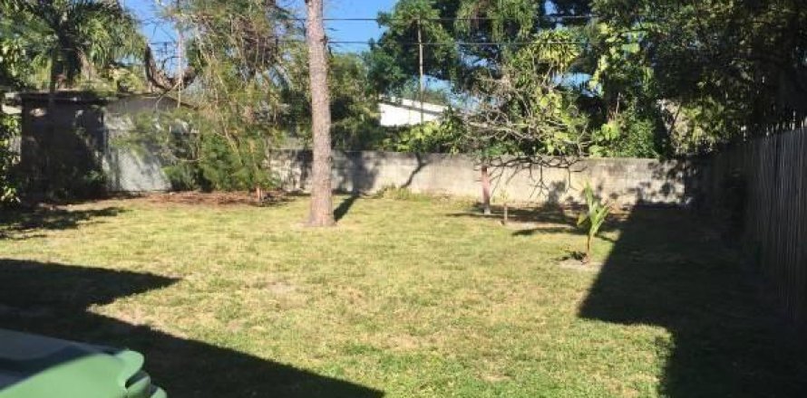 Immobilier commercial à Fort Lauderdale, Floride 61.69 m2 № 936699