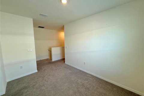 Townhouse in Wesley Chapel, Florida 3 bedrooms, 163.32 sq.m. № 2221342 - photo 11