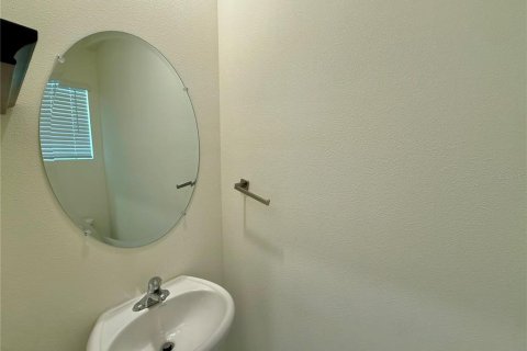 Townhouse in Wesley Chapel, Florida 3 bedrooms, 163.32 sq.m. № 2221342 - photo 3