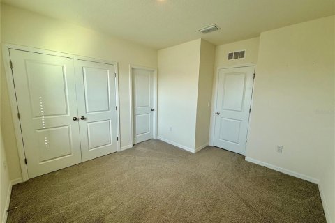 Townhouse in Wesley Chapel, Florida 3 bedrooms, 163.32 sq.m. № 2221342 - photo 21