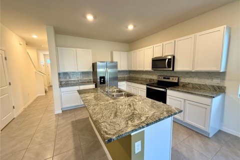 Townhouse in Wesley Chapel, Florida 3 bedrooms, 163.32 sq.m. № 2221342 - photo 7