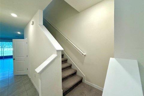 Townhouse in Wesley Chapel, Florida 3 bedrooms, 163.32 sq.m. № 2221342 - photo 9