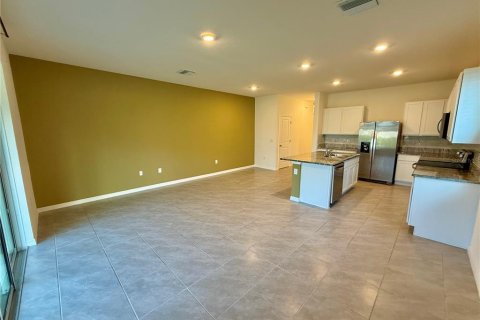 Townhouse in Wesley Chapel, Florida 3 bedrooms, 163.32 sq.m. № 2221342 - photo 4