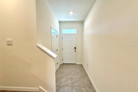 Townhouse in Wesley Chapel, Florida 3 bedrooms, 163.32 sq.m. № 2221342 - photo 2