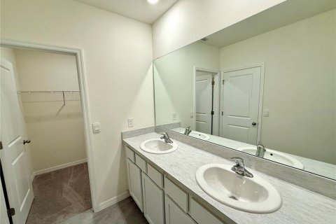Townhouse in Wesley Chapel, Florida 3 bedrooms, 163.32 sq.m. № 2221342 - photo 16