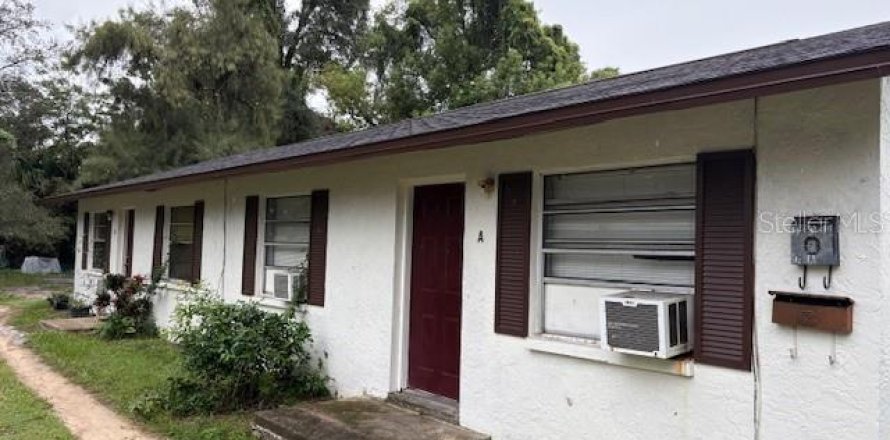 Immobilier commercial à Tampa, Floride 4 chambres, 110 m2 № 1911460