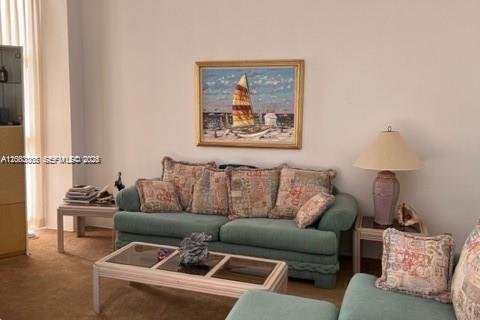 Copropriété à louer à Sunny Isles Beach, Floride: 2 chambres, 126.07 m2 № 2348802 - photo 10