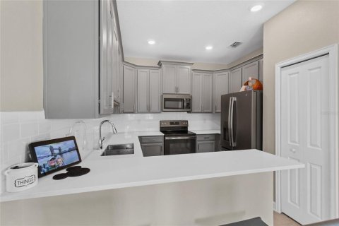 House in Davenport, Florida 2 bedrooms, 139.82 sq.m. № 1649050 - photo 11