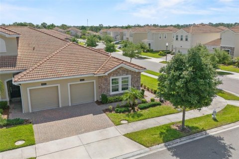 House in Davenport, Florida 2 bedrooms, 139.82 sq.m. № 1649050 - photo 3