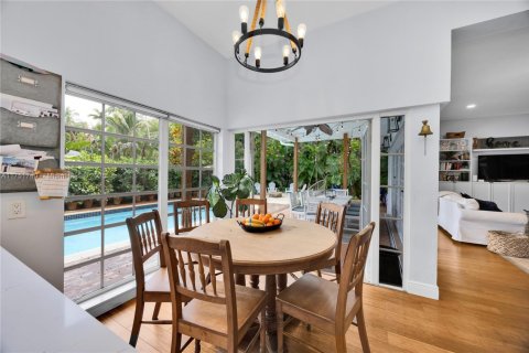 House in Palmetto Bay, Florida 4 bedrooms, 372.63 sq.m. № 1695616 - photo 14