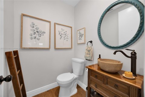 House in Palmetto Bay, Florida 4 bedrooms, 372.63 sq.m. № 1695616 - photo 23