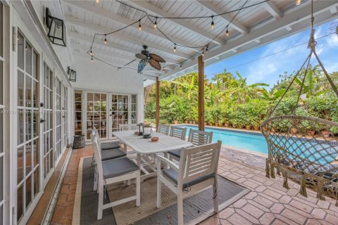 House in Palmetto Bay, Florida 4 bedrooms, 372.63 sq.m. № 1695616 - photo 28