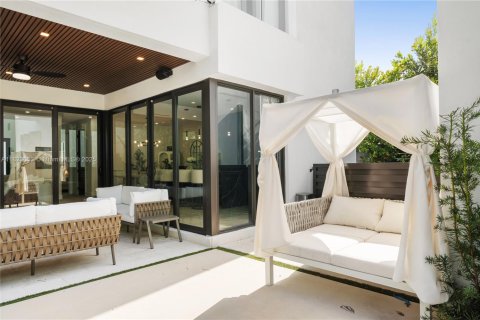 Villa ou maison à vendre à Miami, Floride: 6 chambres № 1975845 - photo 21