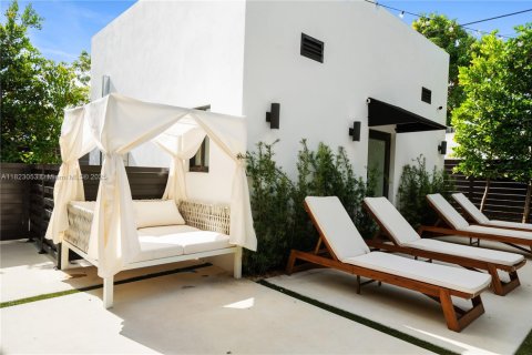 Villa ou maison à vendre à Miami, Floride: 6 chambres № 1975845 - photo 22