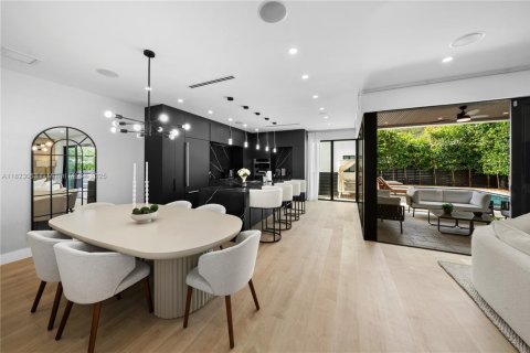 Villa ou maison à vendre à Miami, Floride: 6 chambres № 1975845 - photo 14