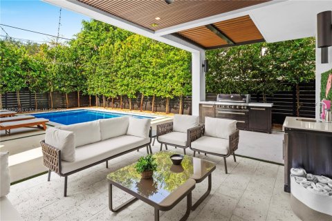 Villa ou maison à vendre à Miami, Floride: 6 chambres № 1975845 - photo 16