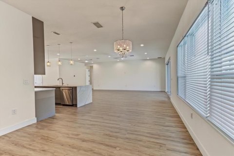 Villa ou maison à vendre à Altamonte Springs, Floride: 4 chambres, 274.43 m2 № 2399436 - photo 27