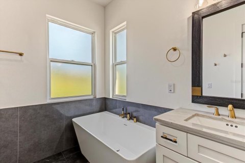 Villa ou maison à vendre à Altamonte Springs, Floride: 4 chambres, 274.43 m2 № 2399436 - photo 24