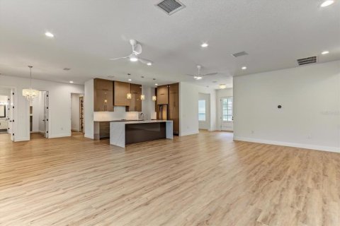 Villa ou maison à vendre à Altamonte Springs, Floride: 4 chambres, 274.43 m2 № 2399436 - photo 16