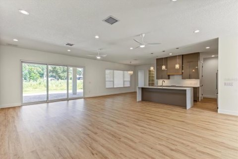 Villa ou maison à vendre à Altamonte Springs, Floride: 4 chambres, 274.43 m2 № 2399436 - photo 17