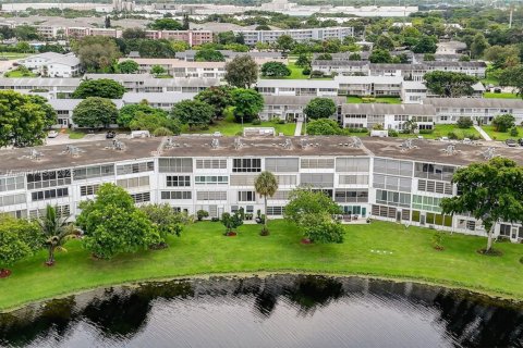 Condominio en venta en Deerfield Beach, Florida, 1 dormitorio, 65.03 m2 № 1931752 - foto 2