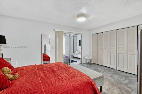 Condominio en venta en Deerfield Beach, Florida, 1 dormitorio, 65.03 m2 № 1931752 - foto 21
