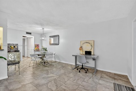 Condominio en venta en Deerfield Beach, Florida, 1 dormitorio, 65.03 m2 № 1931752 - foto 10