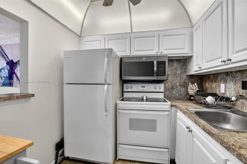 Condominio en venta en Deerfield Beach, Florida, 1 dormitorio, 65.03 m2 № 1931752 - foto 7