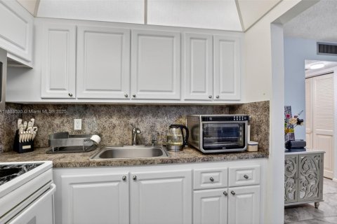Condominio en venta en Deerfield Beach, Florida, 1 dormitorio, 65.03 m2 № 1931752 - foto 14